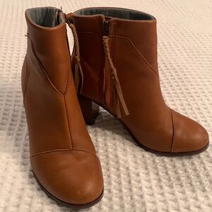 Toms Lunata leather heeled ankle boot sz 6.5